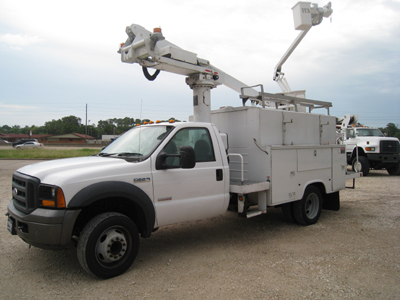 Clean lighting bucket truck.