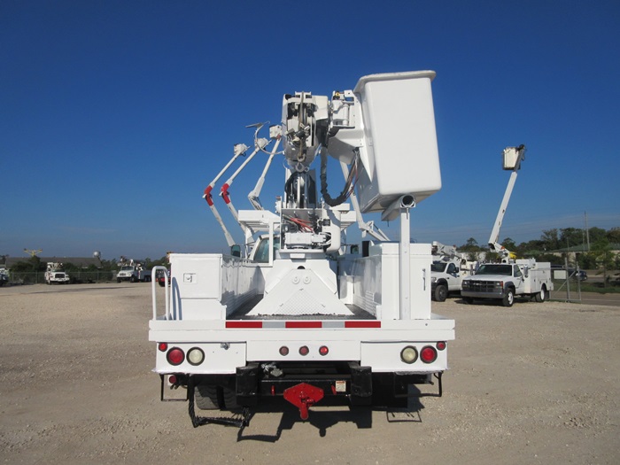 6 Speed Bucket Truck.