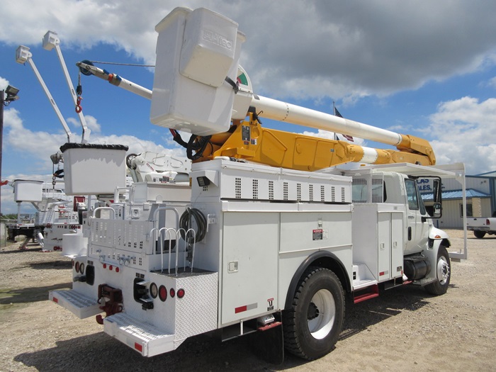 60 Foot Bucket Truck.