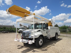 International Bucket Truck 0950