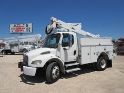 Freightliner / Altec Bucket Truck.