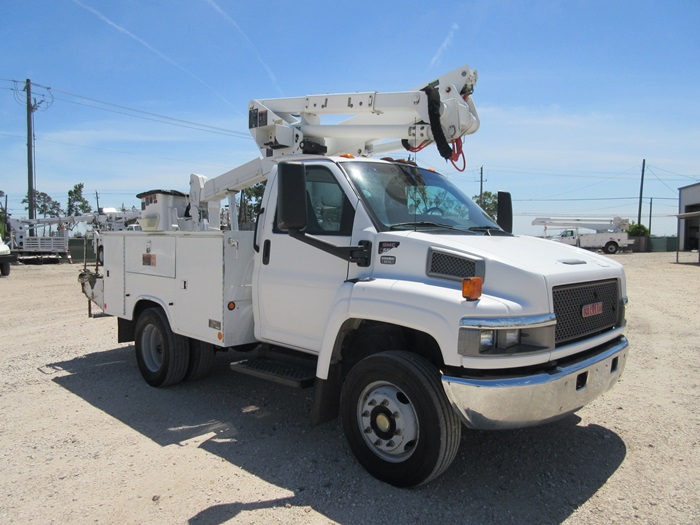 Articulating Telescopic Boom Bucket TRuck.