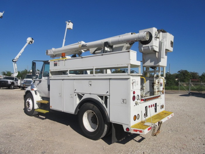 Bucket Truck Tires.