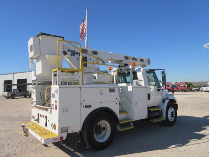 Bucket-Truck Bucket.