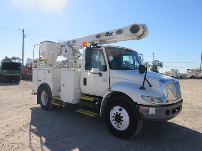 Bucket-Truck 42 Foot.