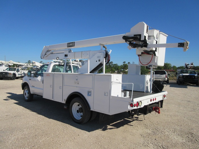 Hi-Ranger Bucket Truck