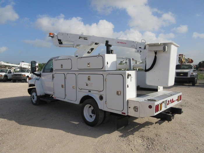 Chevrolet c4500 Bucket Truck.