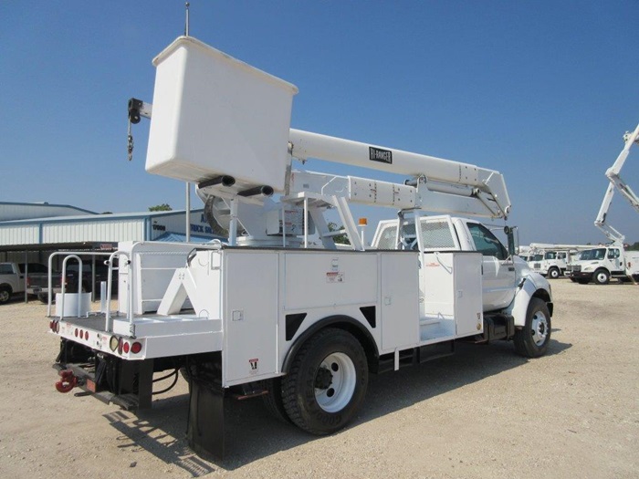 2 Man Bucket Truck.