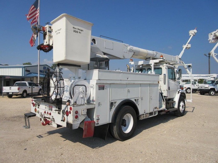 300 Lb Capacity Bucket Truck.