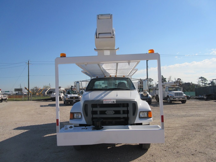 BUCKET Truck.