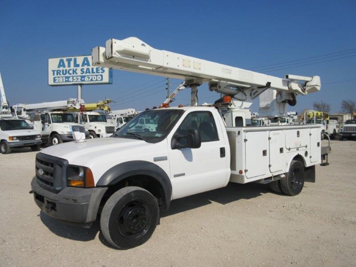 FORD F550 BUCKET TRUCK !!