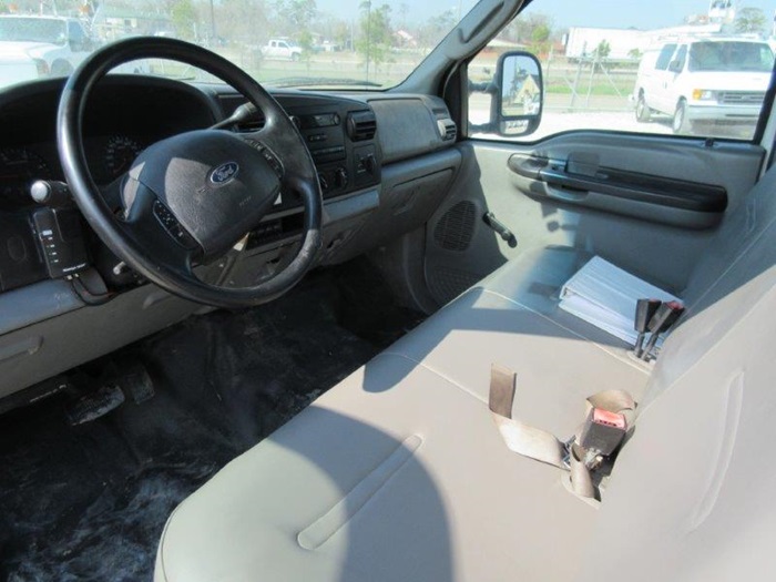 BUCKET TRUCK BENCH SEAT.