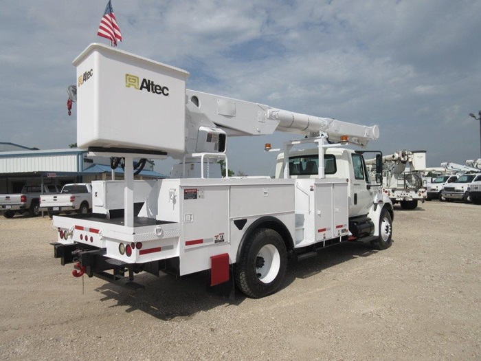 Altec two man bucket.