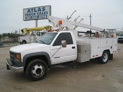 ARMLIFT BuCKET TRUCK.