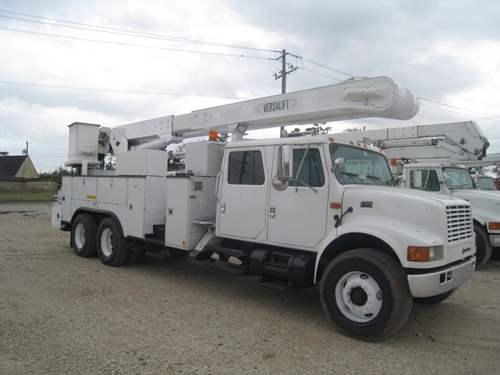 Versalift Hi-Ranger Bucket Truck.