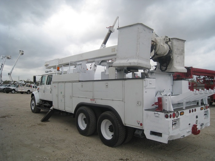 Dual Buckets Bucket Truck.