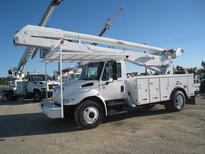 2003 International 4300 Bucket Truck.