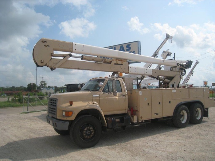 60 Foot Working Height Bucket Truck.