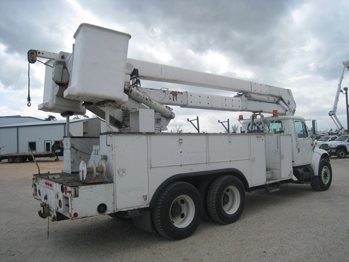 Bucket Truck with material handler.