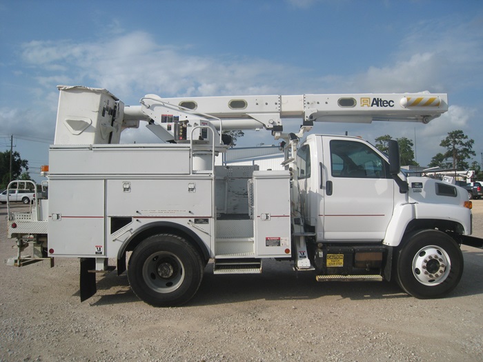 Curb Entrance Bucket Truck.