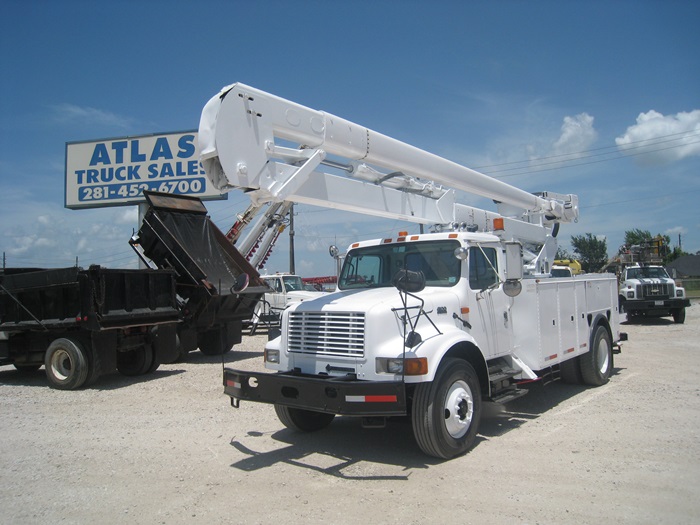 International Bucket Truck