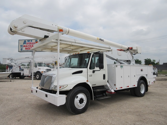 Intewrnational Bucket Truck 4300