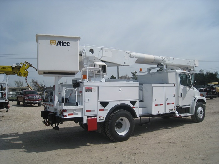 2 Man Bucket BucketTruck.