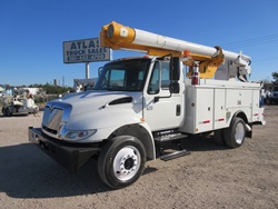 BUCKET TRUCK FOR SALE !