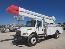 4 Outrigger BUCKET Truck.