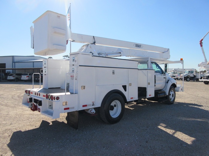 2 Man Bucket Buckiet Truck.