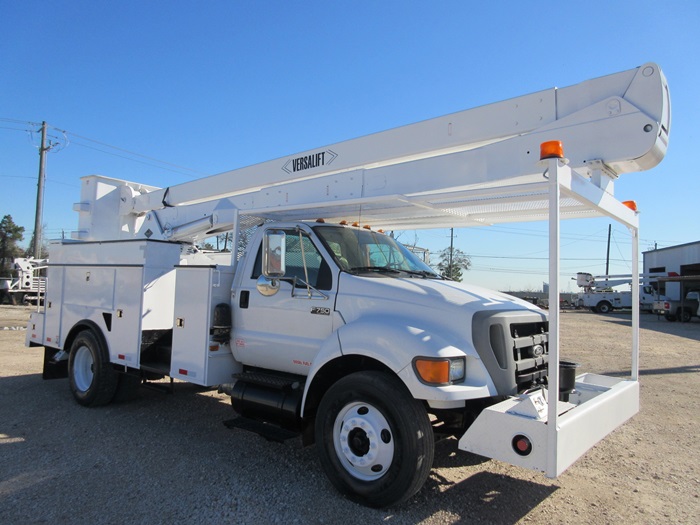 55 Foot Bucket Truck.