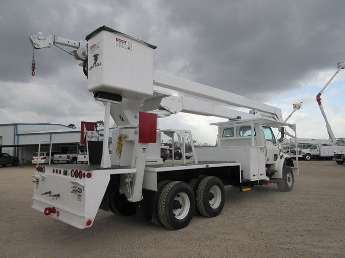 2 man bucket bucket truck.