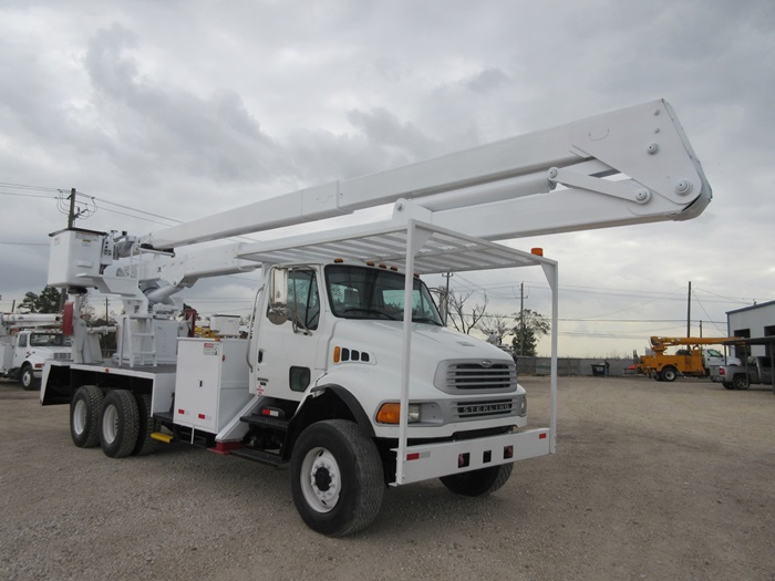 80' bucket truck.