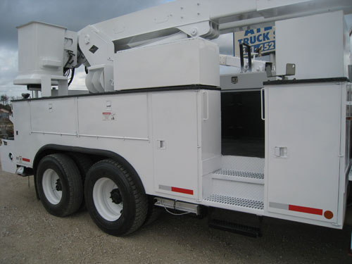 Dual axel bucket truck.