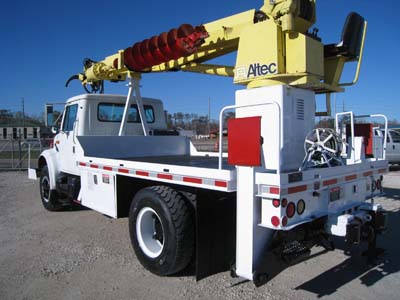 Digger truck with 2 speed digger.