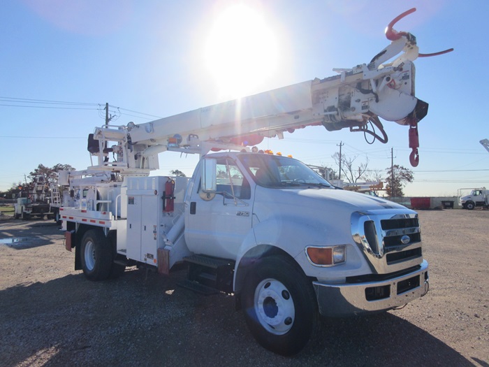 Ford F750 Digger Truck.