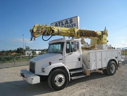 Freightliner Altec Digger Truck.