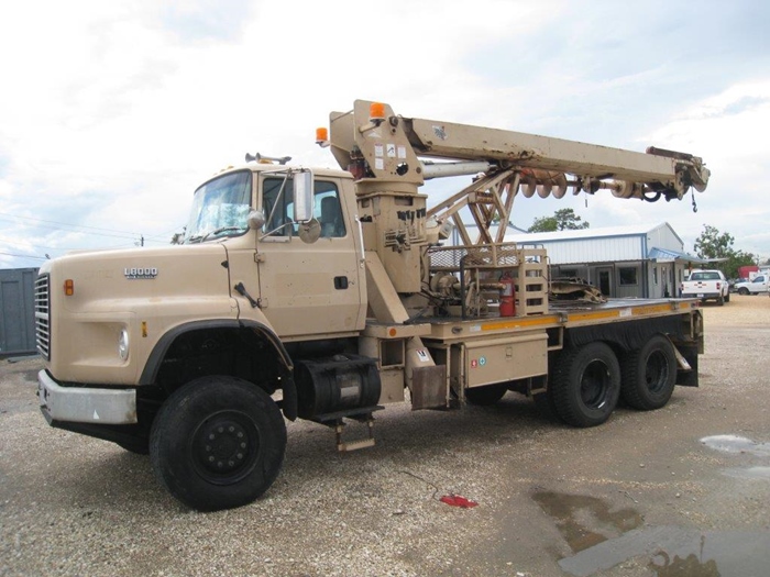 Ford Commander Digger Truck