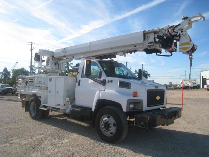 Digger Truck with Pole Claws.