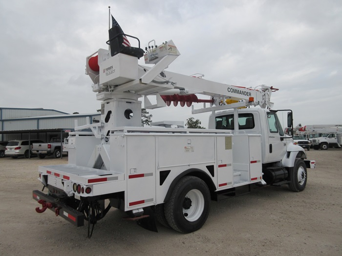 INTERNATIONAL DIGGER TRUCK.