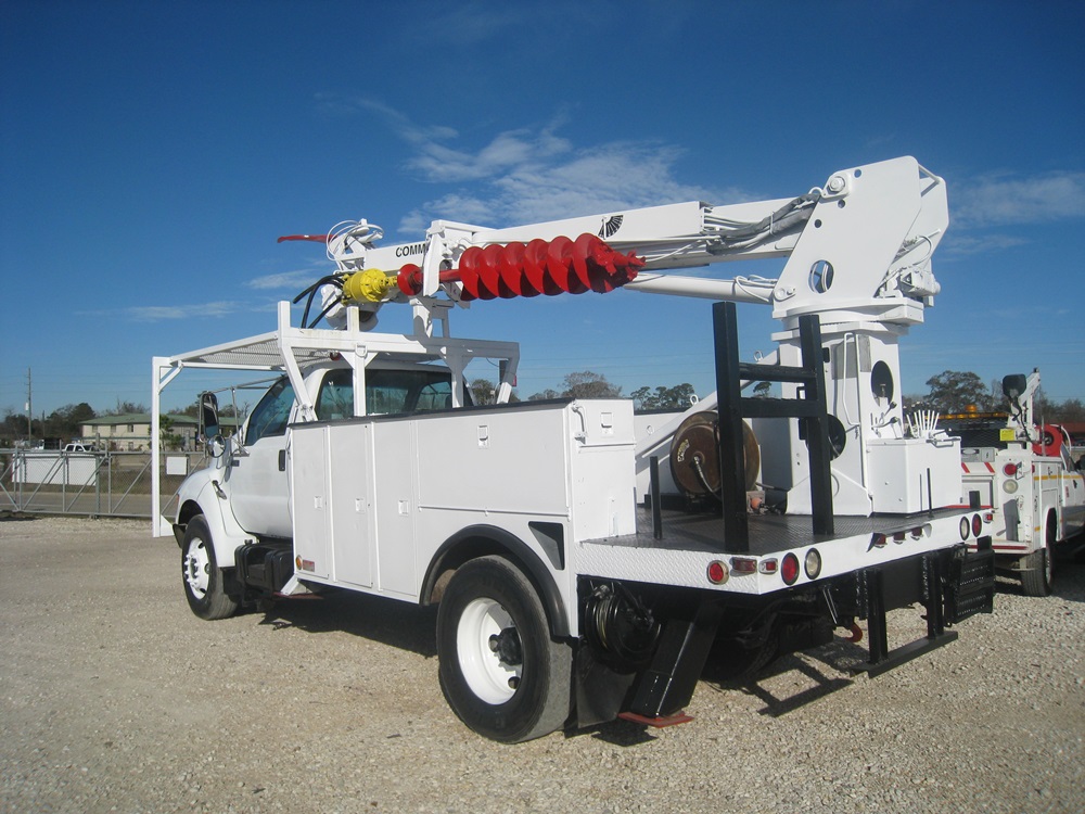 Digger truck with Auger