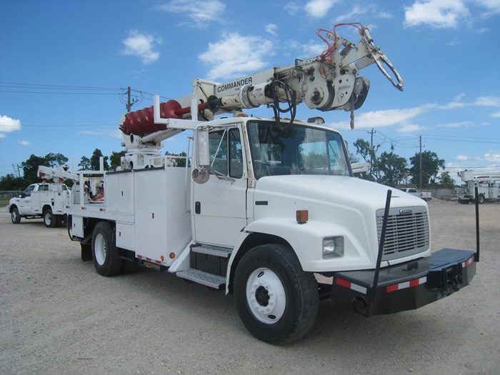 Pole Claws & Boom Winch on Digger Derrick Truck.