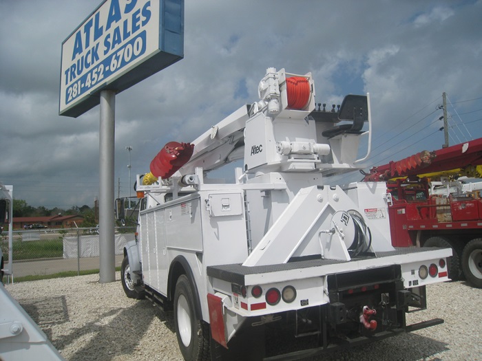 Digger Derrick Truck with riding console.