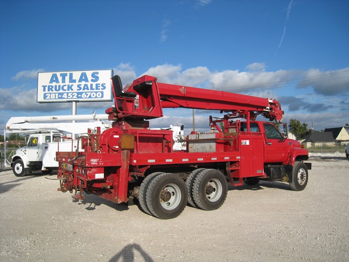 Digger Truck with pole claws & pole carrier.