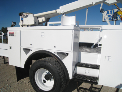 Altec Line Body with curb access.