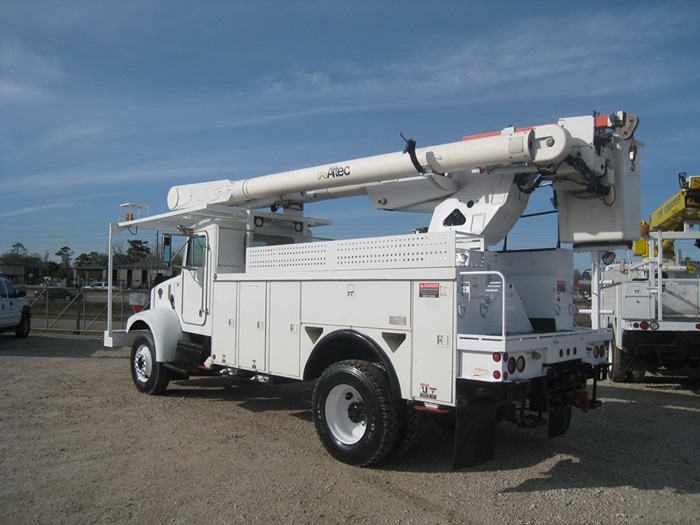 Aletc Peterbilt bucket trucks.