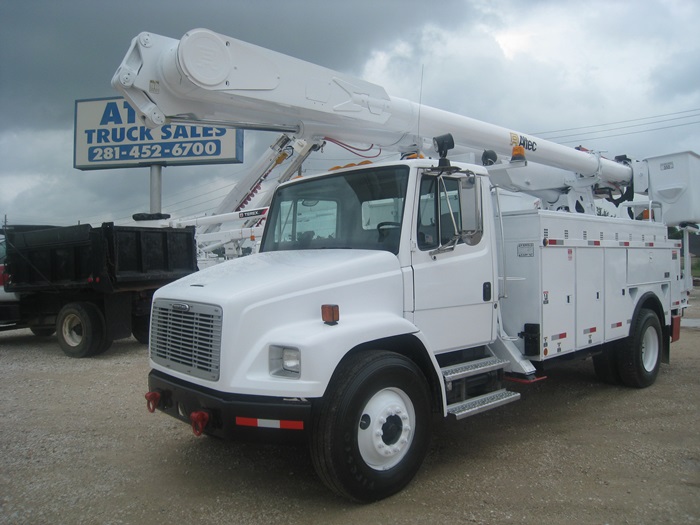 60 Foot Bucket Truck.