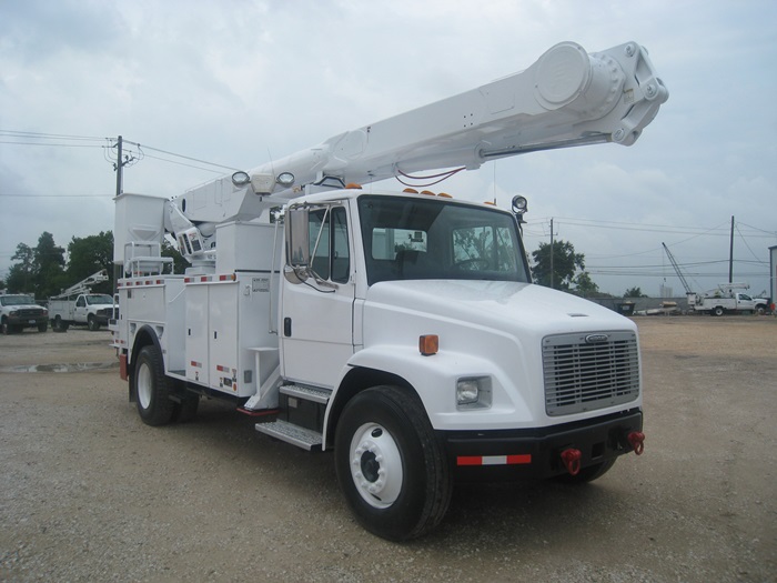 Freightliner / Altec Bucket Truck.