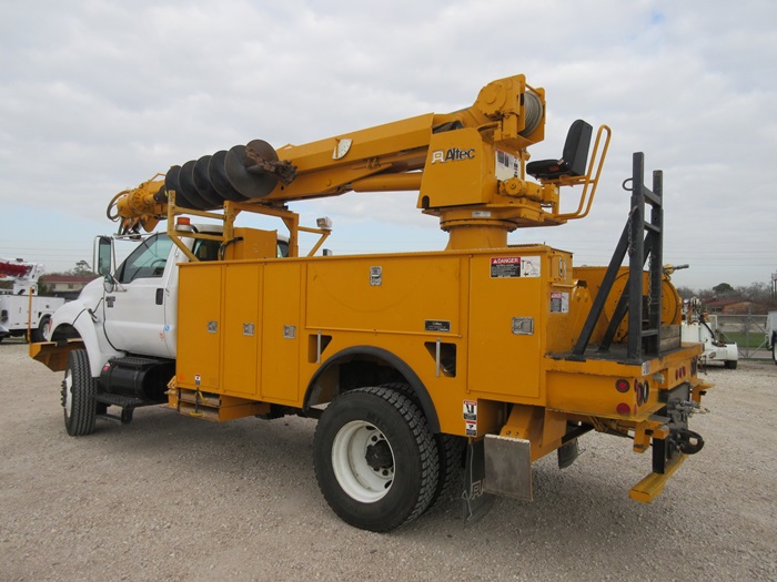 Ford digger truck.